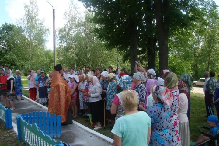 Молебное пение на начало доброго дела: в селе Замишево Новозыбковского района решено строить храм в честь Покрова Пресвятой Богородицы