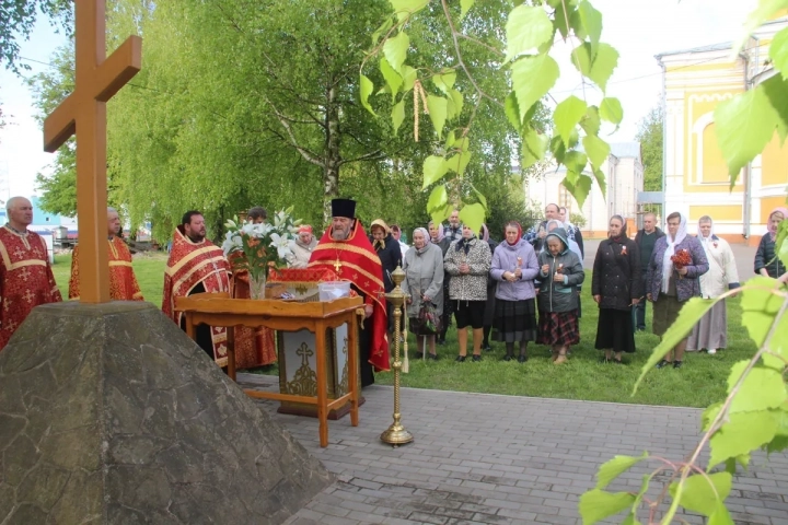 За Веру и Отечество жизнь свою положившим – ВЕЧНАЯ ПАМЯТЬ!78-й День победы в Великой Отечественной Войне в Новозыбковском благочинии ознаменован молитвой храм