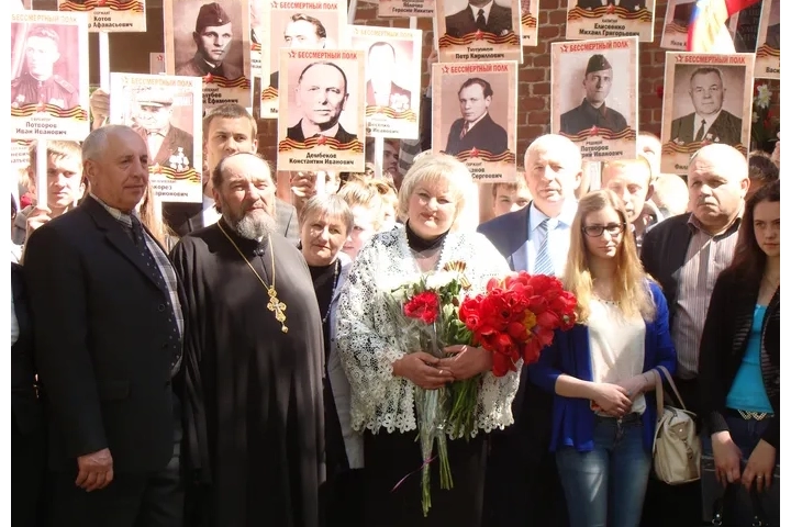 Не прервется связь поколений: в городе Новозыбков открыта мемориальная табличка на здании бывшего военного госпиталя и совершена панихида о павших героях, освобождавших город в годы Великой Отечественной Войны