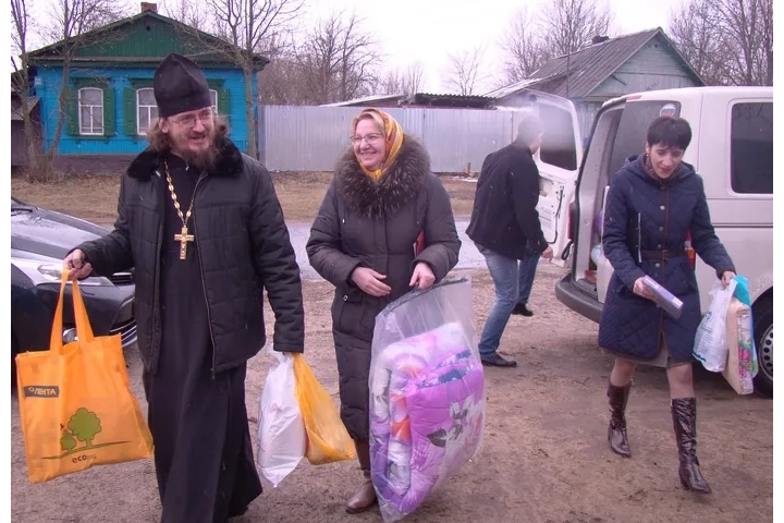 Подарки к Пасхе: Фонд социальной помощи «Ванечка» и отдел по социальному служению Новозыбковского благочиния организовали благотворительную акцию помощи онкобольным детям