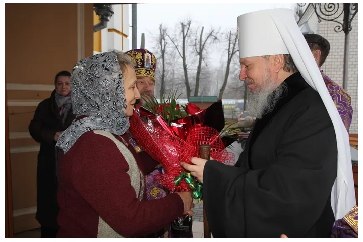 Впервые Митрополит севершил Божественную литургию в храме в честь чуда Архистратига Михаила в Хонех города Новозыбкова Клинцовской Епархии