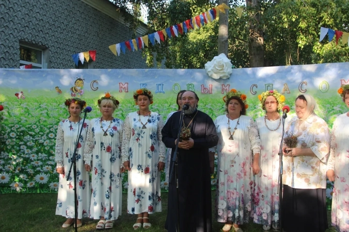 Сладкий праздник: Медовый спас в Новозыбковском благочинии