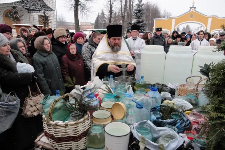 День Богоявления в Новозыбкове: Святая вода подается в каждый дом!