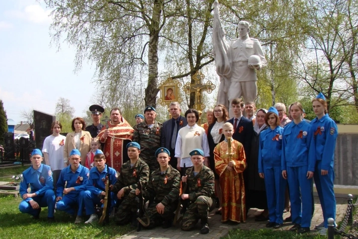 За Веру и Отечество жизнь свою положившим – ВЕЧНАЯ ПАМЯТЬ! 77-й День победы в Великой Отечественной Войне в Новозыбковском благочинии ознаменован молитвой