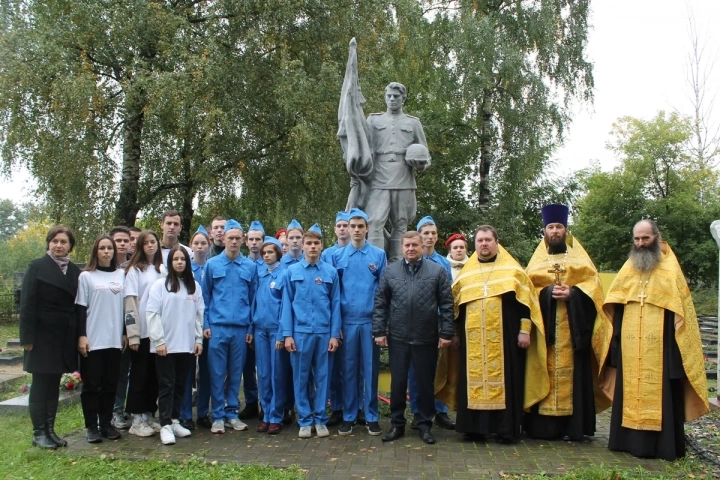 В день освобождения Новозыбковской земли от немецко-фашистских захватчиков совершена молитва о упокоении павших воинов-освободителей