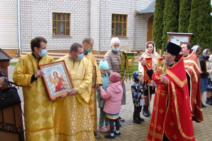 За Веру и Отечество жизнь свою положившим – ВЕЧНАЯ ПАМЯТЬ ! 76-й День победы в Великой Отечественной Войне в Новозыбковском благочинии ознаменован молитвой