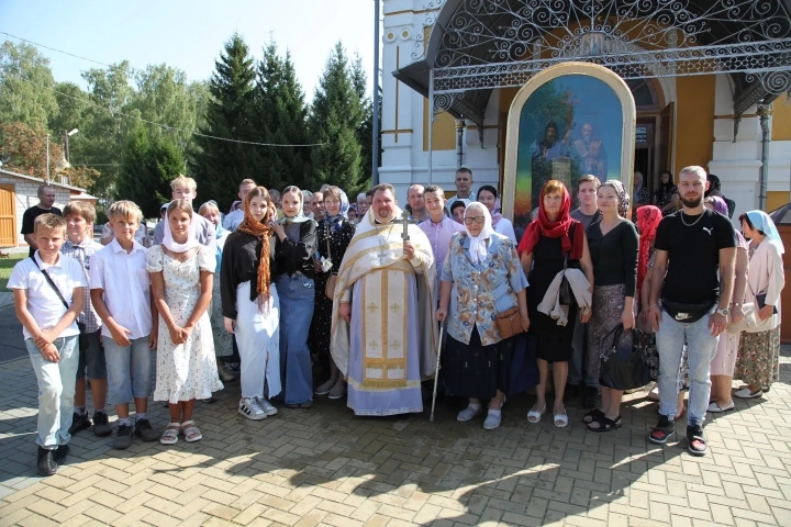 В школу, помолясь! В храмах Новозыбковского благочиния совершены Молебные пения на начало учения отроков