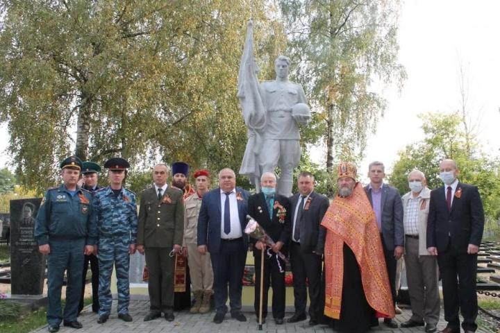 В 77-ю годовщину освобождения Новозыбковской земли от немецко-фашистских захватчиков, молитвой почтили память павших в те года героев-освободителей