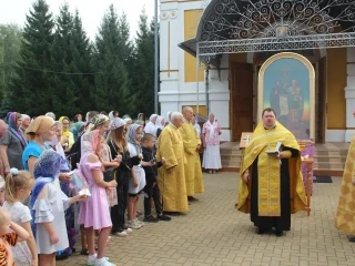 В школу, помолясь! В храмах Новозыбковского благочиния совершены Молебные пения на начало учения отроков