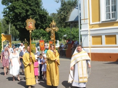 В День Крещения Руси в городе Новозыбкове прошел праздничный Крестный ход