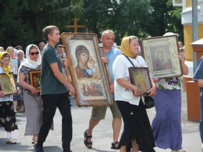 В День Крещения Руси в городе Новозыбкове прошел праздничный Крестный ход