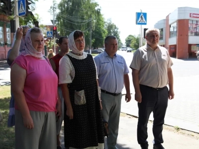 Общегородской молебен о семейном благополучии совершен в городе Новозыбкове в День памяти святых благоверных князей Петра и Февронии Муромских