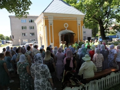 Общегородской молебен о семейном благополучии совершен в городе Новозыбкове в День памяти святых благоверных князей Петра и Февронии Муромских