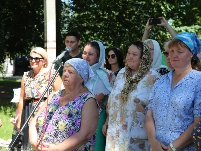 Общегородской молебен о семейном благополучии совершен в городе Новозыбкове в День памяти святых благоверных князей Петра и Февронии Муромских