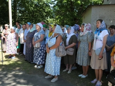 Общегородской молебен о семейном благополучии совершен в городе Новозыбкове в День памяти святых благоверных князей Петра и Февронии Муромских