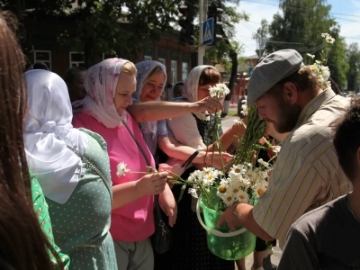 Общегородской молебен о семейном благополучии совершен в городе Новозыбкове в День памяти святых благоверных князей Петра и Февронии Муромских