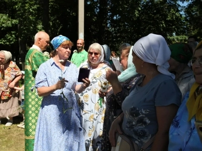 Общегородской молебен о семейном благополучии совершен в городе Новозыбкове в День памяти святых благоверных князей Петра и Февронии Муромских