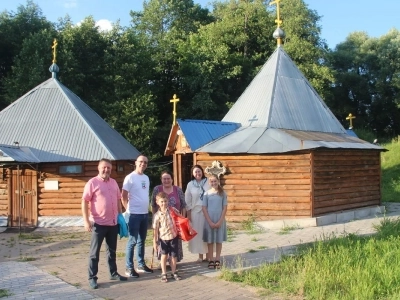 Делегация врачей-онкологов из Курска и Воронежа посетила православный и старообрядческие храмы города Новозыбкова