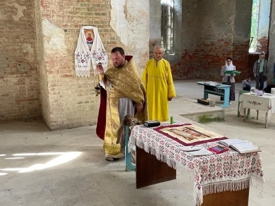 В селе Медведи Красногорского района вновь совершена Божественная Литургия