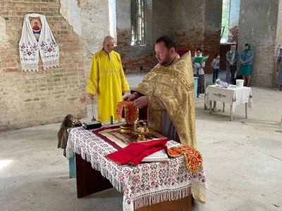 В селе Медведи Красногорского района вновь совершена Божественная Литургия