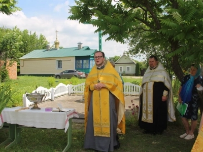 Молитва о восстановлении храма. Миссионерская поездка в село Новые Бобовичи состоялась в День Святой Троицы