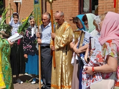 В День Святой Троицы, Пятидесятницы, православные красногорцы молитвенно отметили Престольный праздник своего храма