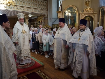 Архиерейское богослужение в День вознесения Господня совершено в храме в честь Чуда Архистратига Михаила в Хонех города Новозыбкова. Возшед на небеса отонудуже и сошел еси...