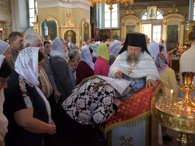 Архиерейское богослужение в День вознесения Господня совершено в храме в честь Чуда Архистратига Михаила в Хонех города Новозыбкова. Возшед на небеса отонудуже и сошел еси...