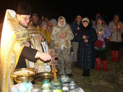 Святое Богоявление в Новозыбковском благочинии. Фоторепортаж: Храмы города Новозыбкова, Красная Гора, село Белый Колодезь, село Мамай, село Новое Место, село Новые Бобовичи. Акция «Святое Евангелие в каждый дом»