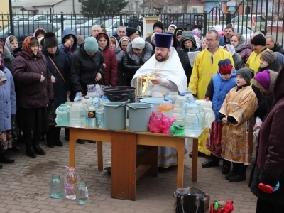 Святое Богоявление в Новозыбковском благочинии. Фоторепортаж: Храмы города Новозыбкова, Красная Гора, село Белый Колодезь, село Мамай, село Новое Место, село Новые Бобовичи. Акция «Святое Евангелие в каждый дом»