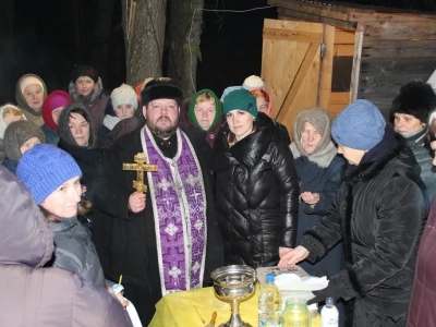 Святое Богоявление в Новозыбковском благочинии. Фоторепортаж: Храмы города Новозыбкова, Красная Гора, село Белый Колодезь, село Мамай, село Новое Место, село Новые Бобовичи. Акция «Святое Евангелие в каждый дом»