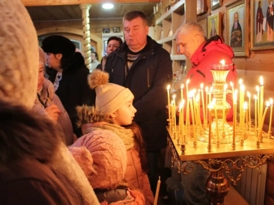 Святое Богоявление в Новозыбковском благочинии. Фоторепортаж: Храмы города Новозыбкова, Красная Гора, село Белый Колодезь, село Мамай, село Новое Место, село Новые Бобовичи. Акция «Святое Евангелие в каждый дом»