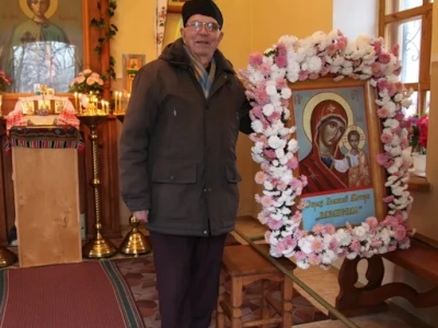 Пресвятая Богородице, моли Бога о нас ! В день празднования иконе Божией Матери «Казанская» по улицам города Новозыбкова прошел Крестный ход и совершена сугубая молитва о народном единстве