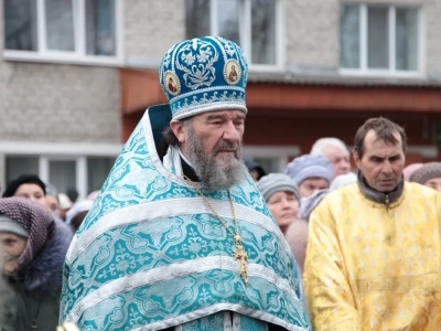 Пресвятая Богородице, моли Бога о нас ! В день празднования иконе Божией Матери «Казанская» по улицам города Новозыбкова прошел Крестный ход и совершена сугубая молитва о народном единстве