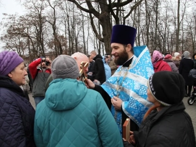 Пресвятая Богородице, моли Бога о нас ! В день празднования иконе Божией Матери «Казанская» по улицам города Новозыбкова прошел Крестный ход и совершена сугубая молитва о народном единстве