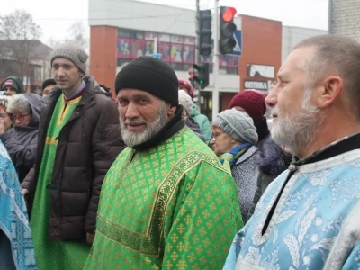 Пресвятая Богородице, моли Бога о нас ! В день празднования иконе Божией Матери «Казанская» по улицам города Новозыбкова прошел Крестный ход и совершена сугубая молитва о народном единстве