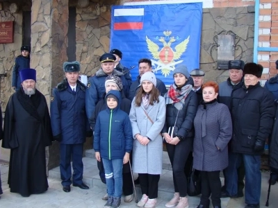 Сотрудничество Церкви со Службой исполнения наказаний РФ в Новозыбковском благочинии Клинцовской Епархии: Священнослужители Новозыбковского благочиния встретились с руководством ФСИН Брянской области и г.Новозыбкова, а также приняли участие в открытии мемориальной таблички майору ВС в отставке Ивану Михайловичу Гнездилову