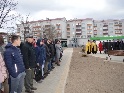 «Добрый Ангел Мира» вновь парит над Новозыбковом: Священнослужители Новозыбковского благочиния приняли участие в открытии благоукрашенной скульптуры