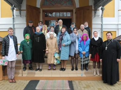 Социальное служение в Новозыбковском благочинии: День пожилых людей в Новозыбковском благочинии. Жильцы Дома-интерната для пожилых людей посетили храм и причастились Святых Христовых Таин