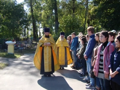 В день освобождения Новозыбковской земли от немецко-фашистских захватчиков совершена молитва о упокоении павших воинов-освободителей