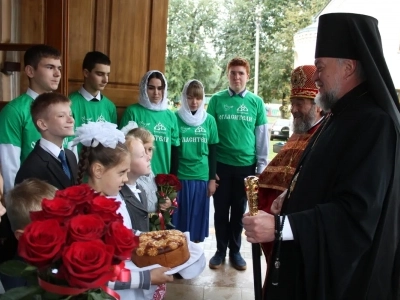 Воспоминание чуда Архистратига Михаила, бывшего в Хонех (Колоссах) (IV). Престольный праздник Соборного храма Новозыбковского благочиния Клинцовской Епархии возглавил Правящий Архиерей – Епископ Клинцовский и Трубчевский Владимир