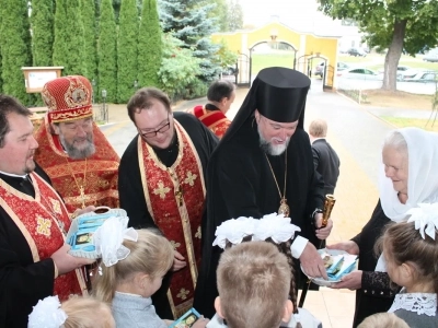 Воспоминание чуда Архистратига Михаила, бывшего в Хонех (Колоссах) (IV). Престольный праздник Соборного храма Новозыбковского благочиния Клинцовской Епархии возглавил Правящий Архиерей – Епископ Клинцовский и Трубчевский Владимир