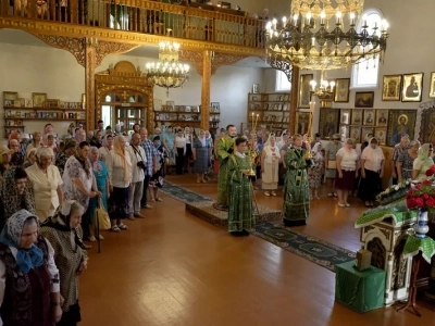 Архиерейское богослужение в Троицком храме города Новозыбков