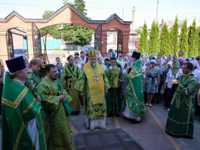 Архиерейское богослужение в Троицком храме города Новозыбков