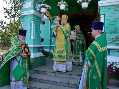 Архиерейское богослужение в Троицком храме города Новозыбков