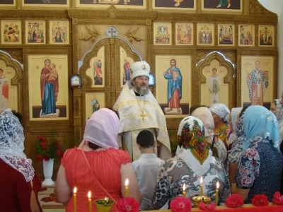 Слава Тебе, Богу, Благодетелю нашему, во веки веков! В ознаменование окончания очередного этапа ремонтно-реставрационных работ, в Петро-Павловском храме села Добродеевка совершена соборная Божественная литургия