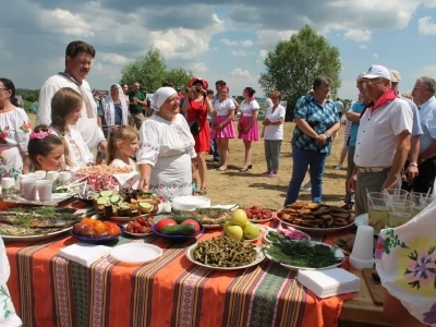 Священник поздравил жителей Новозыбковского района с 90-летним юбилеем самостоятельности как Муниципального образования