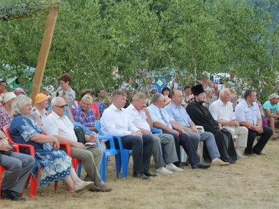 Священник поздравил жителей Новозыбковского района с 90-летним юбилеем самостоятельности как Муниципального образования