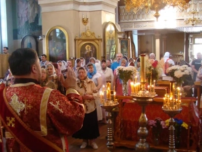 В день памяти святого праведного Иоанна Кармянского, в Новозыбковском благочинии Клинцовской Епархии совершено соборное богослужение и поклонение святыням – частицам мощей святой блаженной Матроны Московской и святителя Спиридона Тримифунского