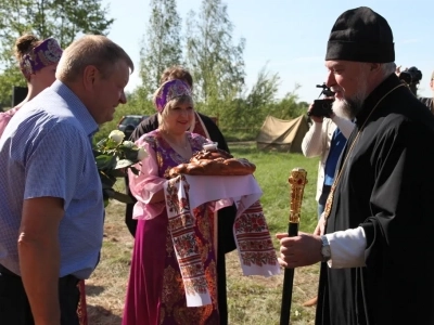 «За живое общение!»: III Форум православной молодежи Клинцовской Епархии состоялся на берегу реки Ипуть близ села Новые Бобовичи Новозыбковского благочиния